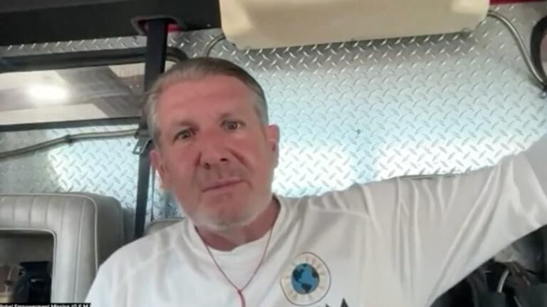 Florida groups, volunteers arrive in Texas to help with devastating flood